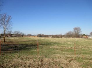 513 N Byers Ave, Gentry, AR 72734