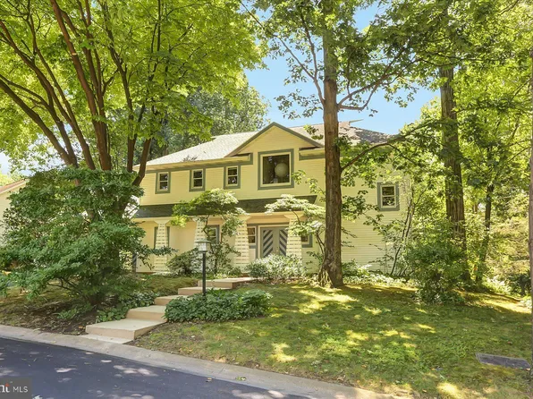 710 Heiden Dr, Hummelstown, PA 17036