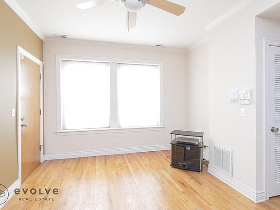 3rd image of 1216 W Waveland Ave #1MT