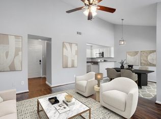 10075 Westpark Dr APT 17, Houston, TX 77042