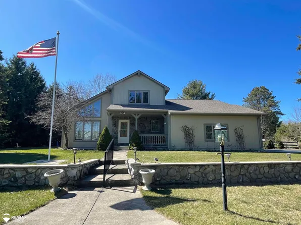1950 Sunrise Dr, Greenbush, MI 48738