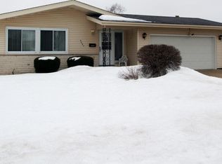 5887 Sugarbush Ln, Greendale, WI 53129