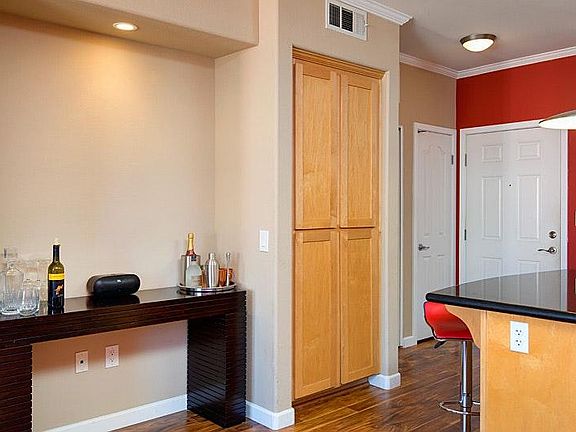 4th image of 235 Market St Unit 504