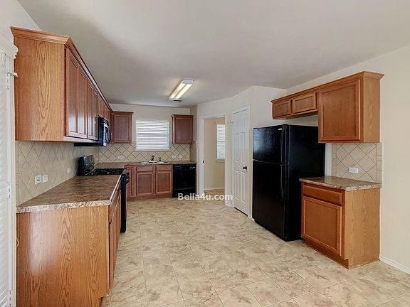 4th image of 209 Yucca House Dr