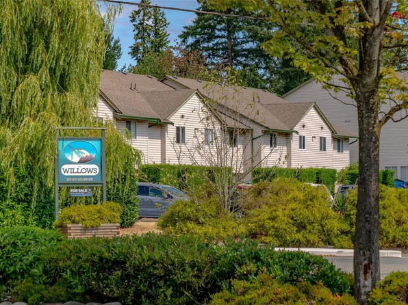 1906 Bowen Rd #8, Nanaimo, BC V9S 5S6