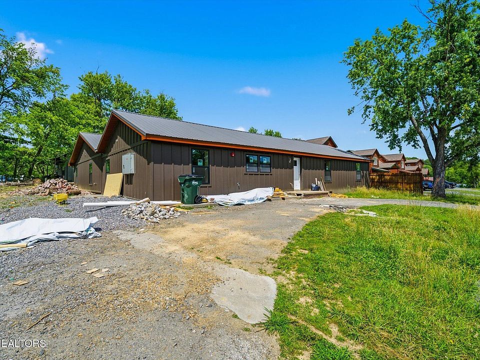 1st image of 212 Caton Rd