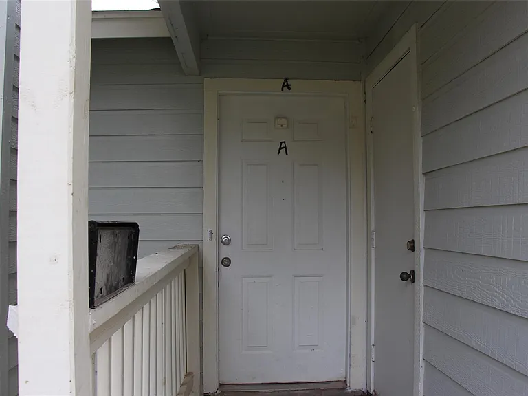 9603 Nightjar Dr — Photo 3