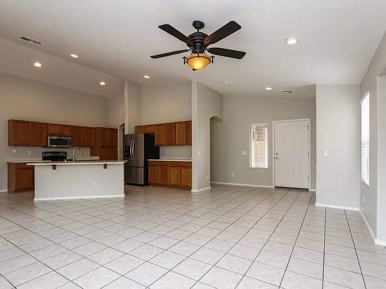 9166 W Melinda Ln — Photo 2