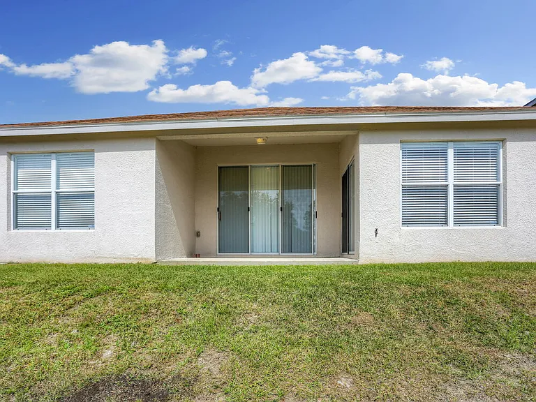 24622 Volterra Ct — Photo 17