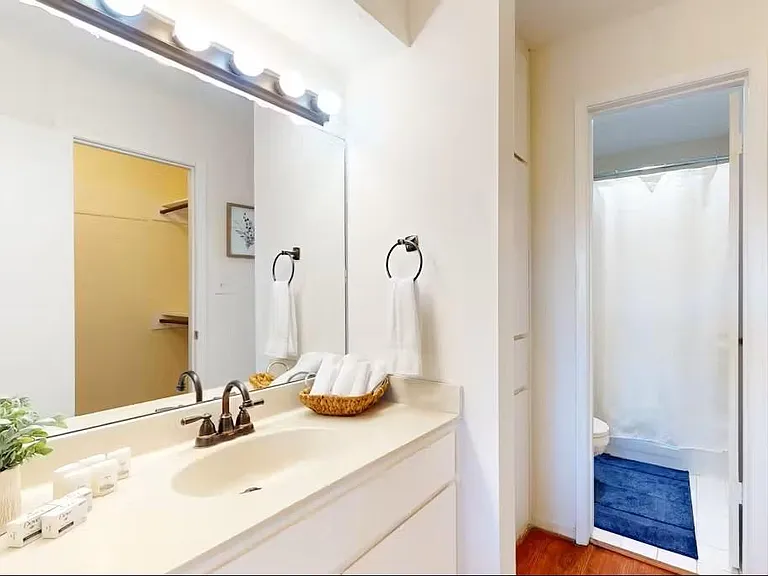 3935 Knollcrest Dr — Photo 8