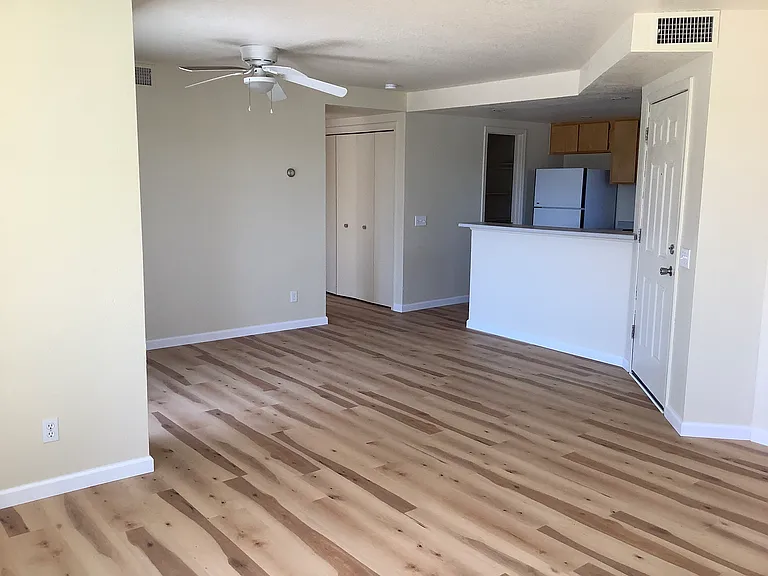 604 N Bagby Dr #B — Photo 22