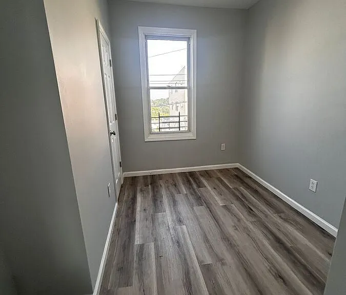 157 Voss Ave — Photo 7