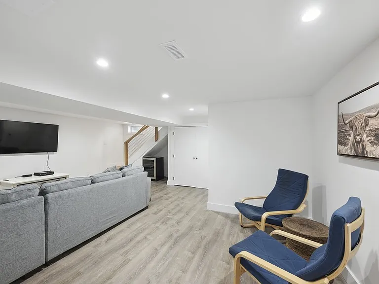 498 Springs Fireplace Rd — Photo 30