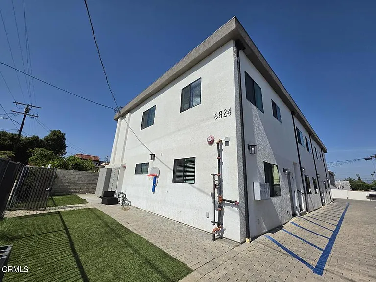 6824 Ben Ave #1 — Photo 22