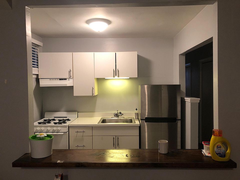 1st image of 912 Pine St #1R