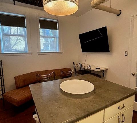 5th image of 3604 N Pine Grove Ave #B1