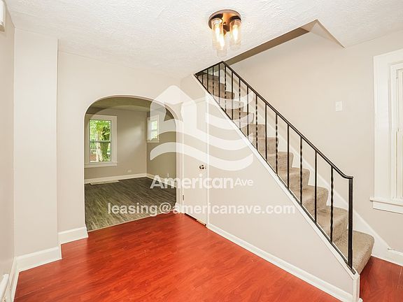 1354414_003_dining_room_4.jpg
