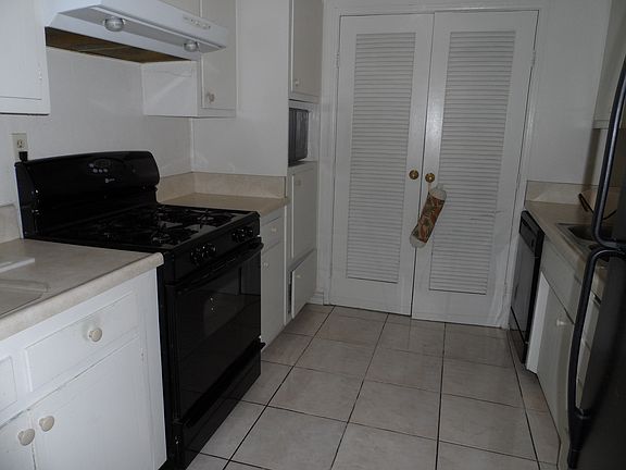 3rd image of 10731 Coloma St