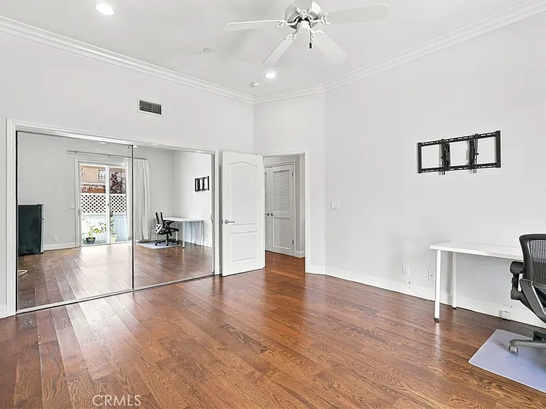1740 Havemeyer Ln — Photo 32
