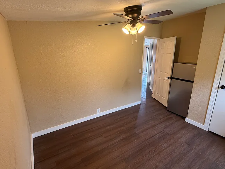 6506 Colony Park Dr — Photo 4