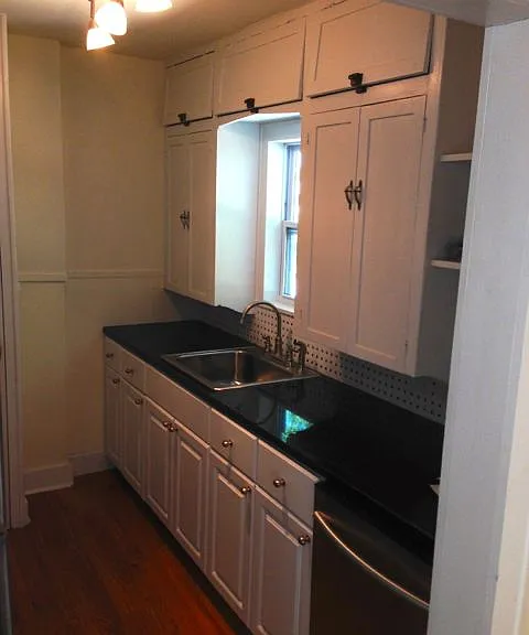 2204 E 20th St #B — Photo 3