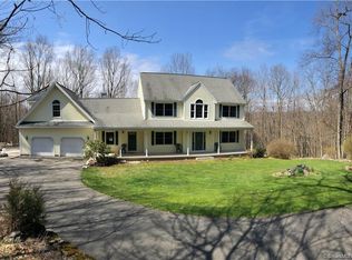 93 Andrew Dr, Canton, CT 06019