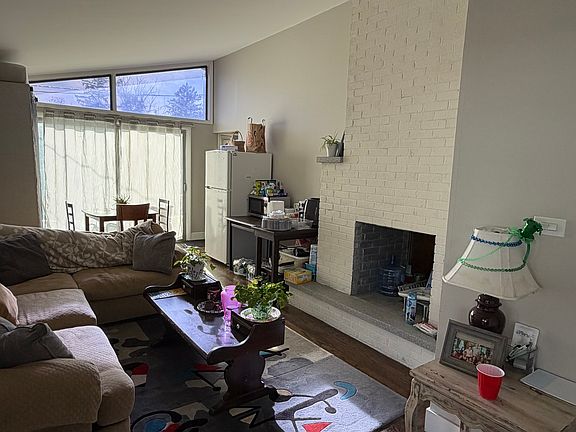 2nd image of 1006 S Grant Ave