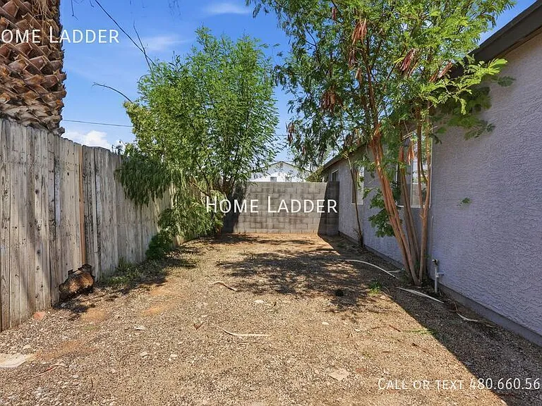 1724 W Carol Ave #A — Photo 21