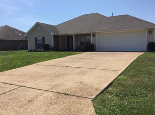 528 Parker Dr, Byram, MS 39272