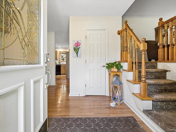5th image of 28 Winthrop Drive
