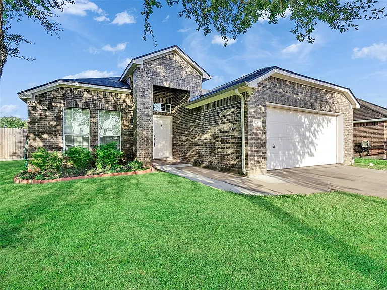 3417 Cypress Village Dr — Photo 2