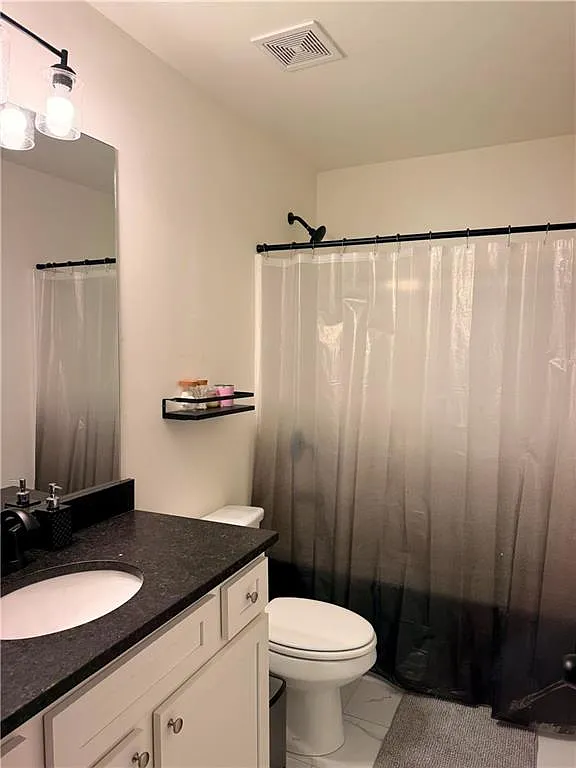 5 bed, 3.0 bath, 2074 sqft, $3,400 — Photo 4
