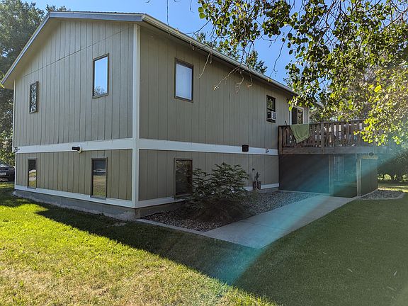 2nd image of 75 Boxwood Dr #B