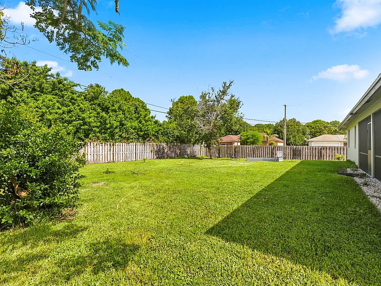 3102 SW Cathedral St — Photo 44