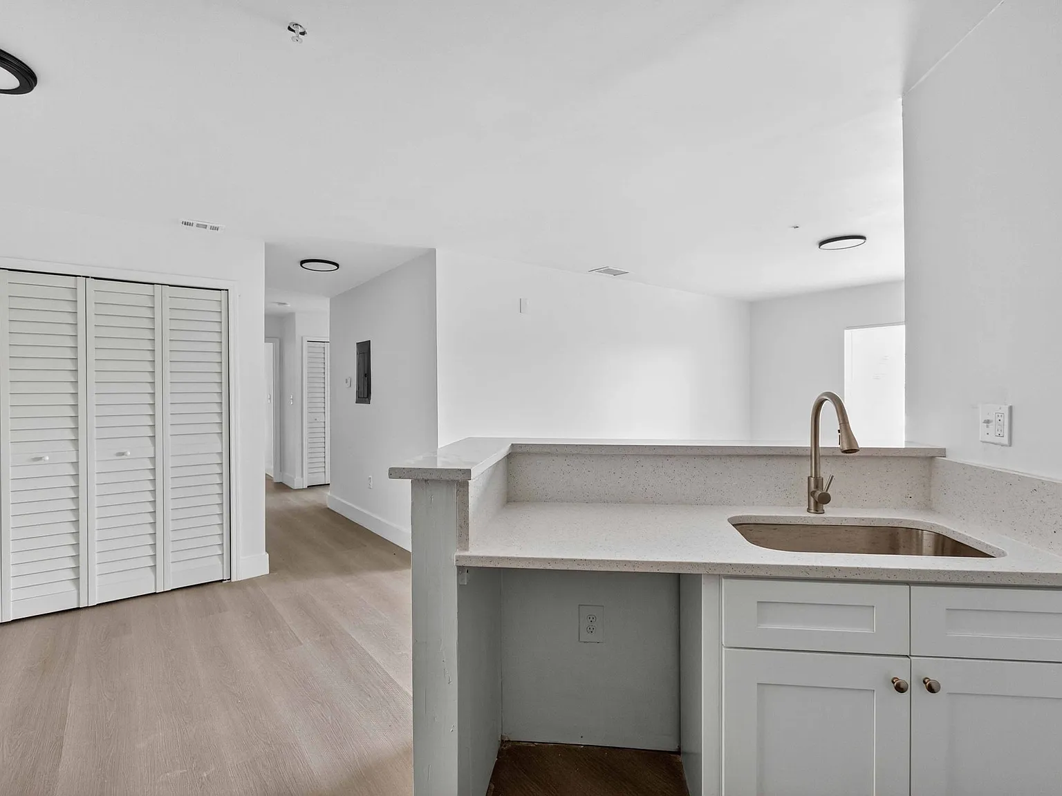 Cascades at Clear Lake Apartments — Photo 3