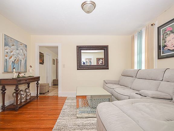 4th image of 64 Essex St