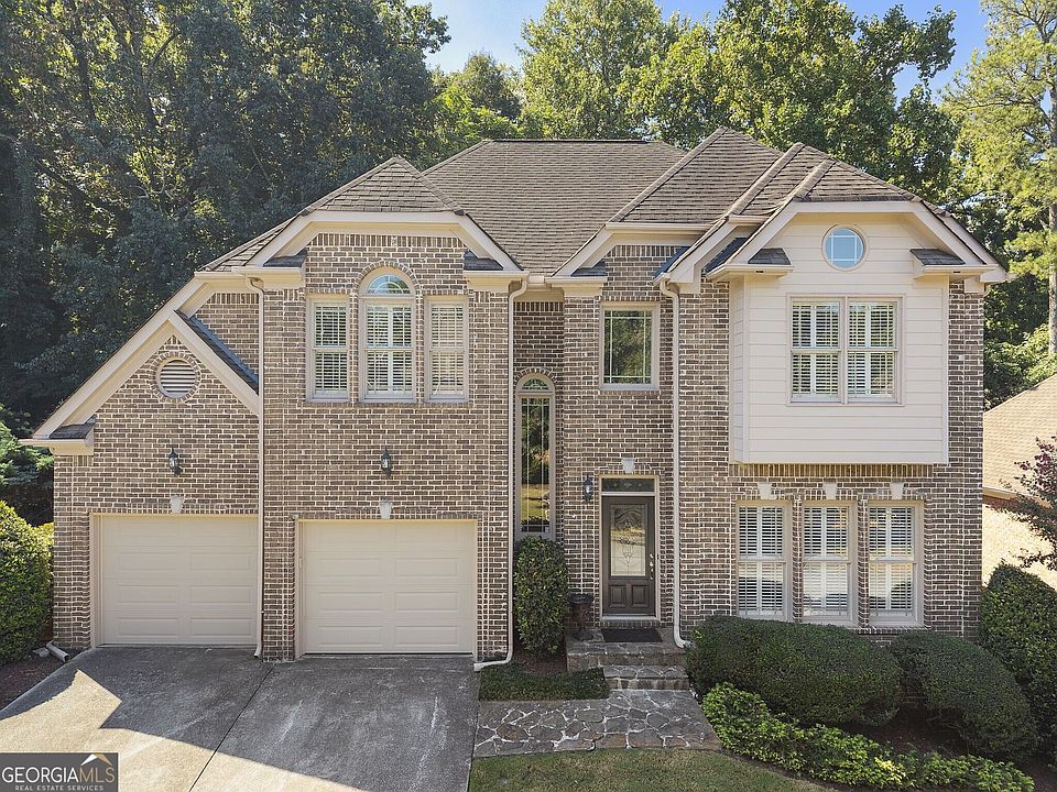 1st image of 1003 Nottingham Ln NE