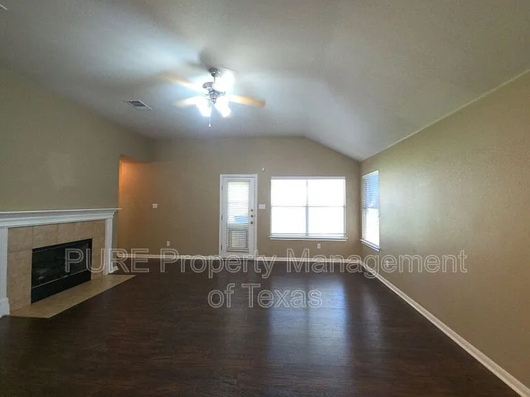 18401 Hees Ln — Photo 18