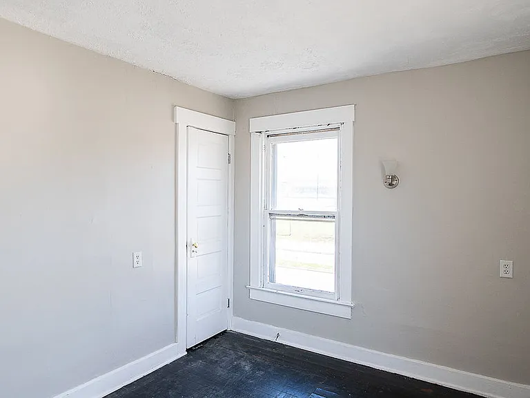 2141 Philadelphia Dr — Photo 44