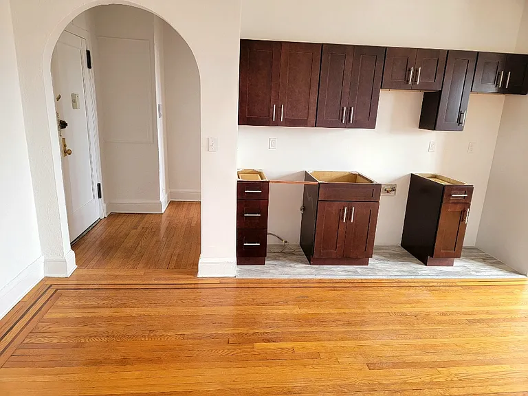 Woodland Ave — Photo 3