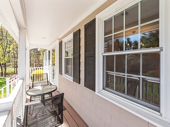 5th image of 7 Long Meadow Rd