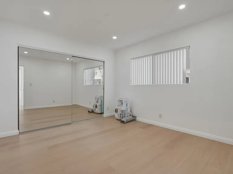 3869 Tilden Ave — Photo 15
