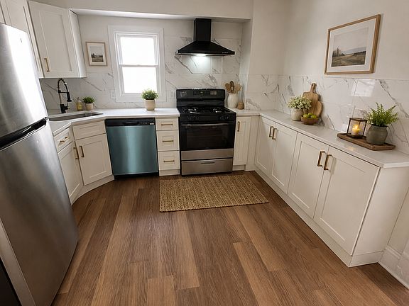 2nd image of 1491 W 114th St Floor 1