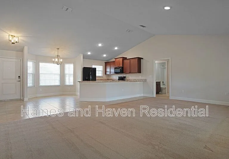 1217 Forest Hills Dr — Photo 8