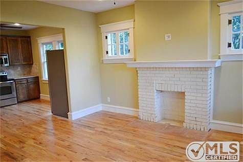 4th image of 104 S Rosemont Ave #4