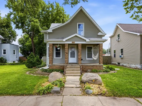 711 7th St SW, Cedar Rapids, IA 52404