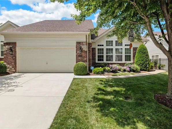 325 Solar Terrace Ct, Chesterfield, MO 63017