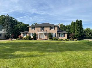 7947 Orianna St, Brecksville, OH 44141