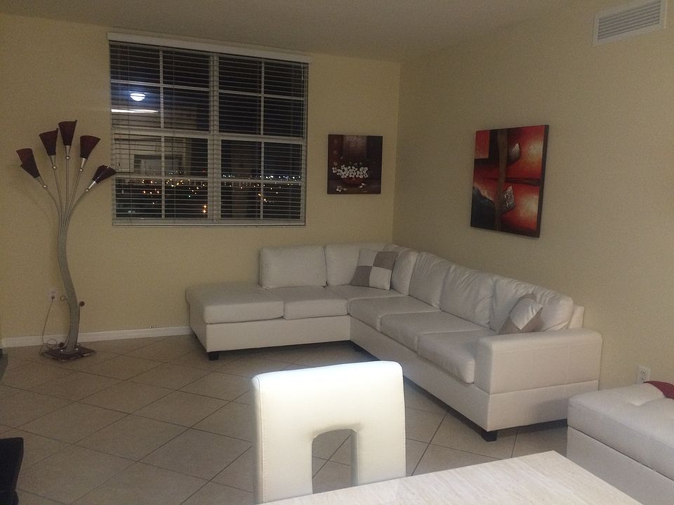 1st image of 215 SW 42nd Ave APT 1001