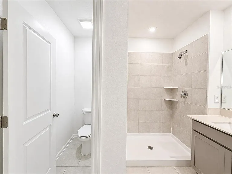 360 Loch Ct — Photo 11